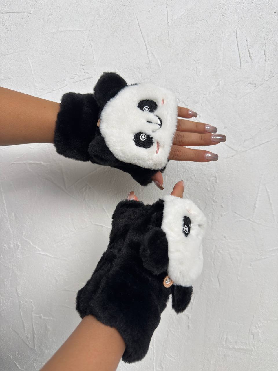 photo_5_2025-11-05_17-47-56 دستکش طرح پاندا - Image 1