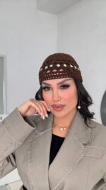 کلاه قلاب بافی زنانه پولک‌دار وارداتی رنگ مشکی کرم و قهوه‌ای