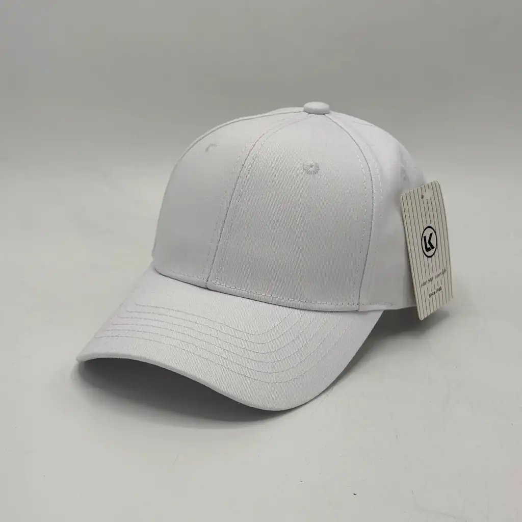 bbc-011-wht-front نمای جلو کلاه بیسبالی کتان ساده مستر به رنگ سفید خالص با نقاب استاندارد و اتیکت برند